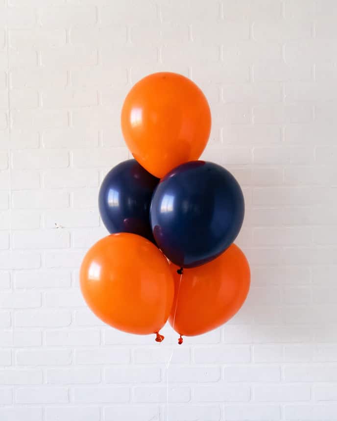 Chicago Football – 11in Balloons bouquet | Purchase