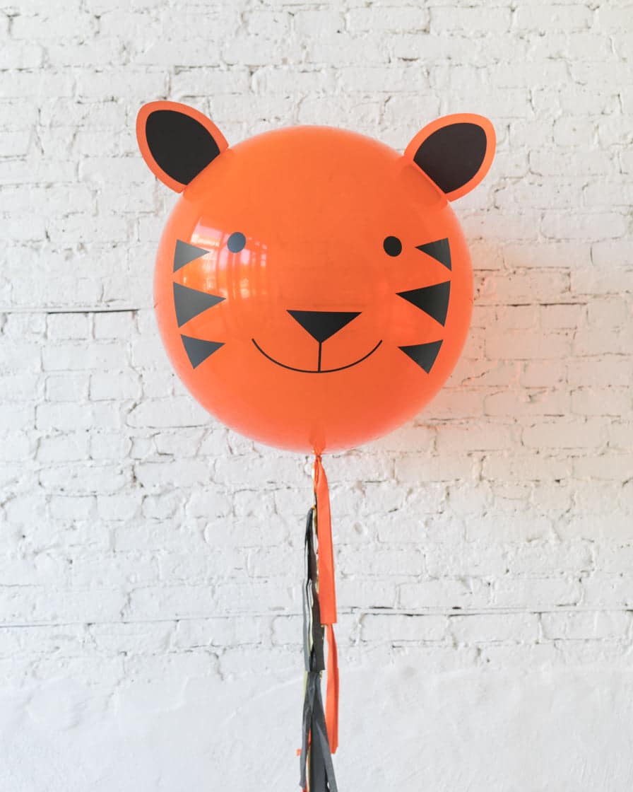 GIFT-Tiger Specialty Giant Balloon and Tassel | Purchase GIFT-Tiger Specialty Giant Balloon and Tassel | Purchase